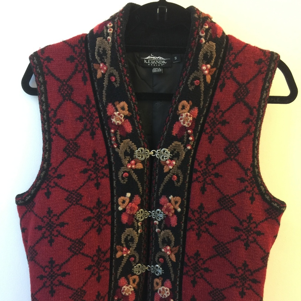 ICELANDIC DESIGN wool vest
